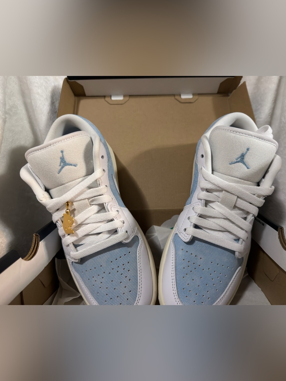 Air Jordan 1 Low SE Denim Worn Blue Women’s Size 8